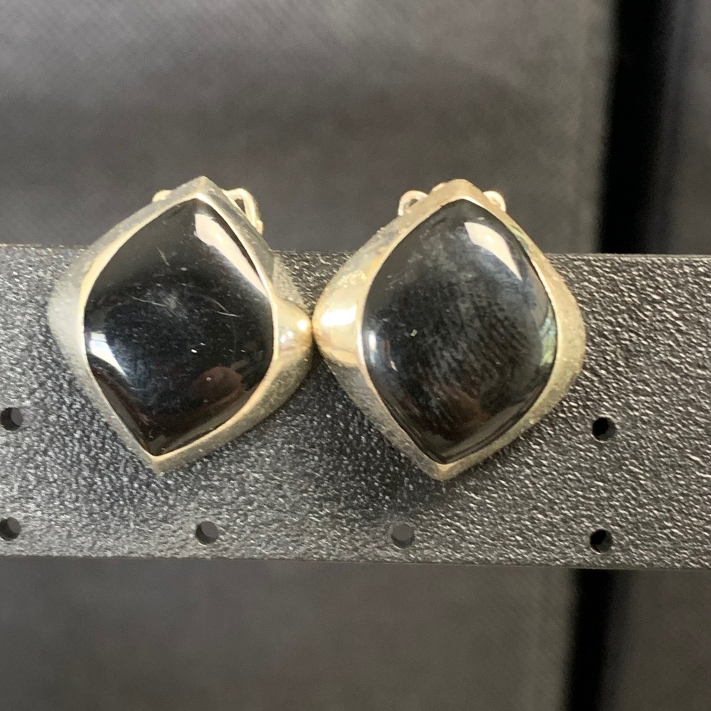 Vintage Silver Tone Black Cabochon Diamond Shaped Clip On Earrings 4628